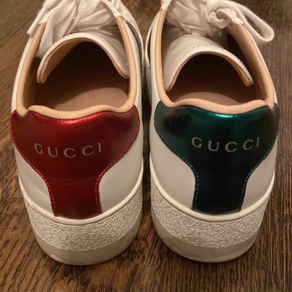 Pair of “bee” Gucci sneakers - Picture 3 of 3